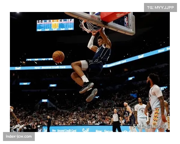 华盛顿23分提供稳定得分输出 独行侠锋线轮换找到节奏 华盛顿23分提供稳定得分输出 独行侠锋线轮换找到节奏